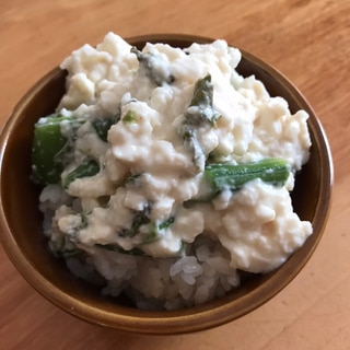 スナップえんどうと焼きばら海苔の豆腐丼